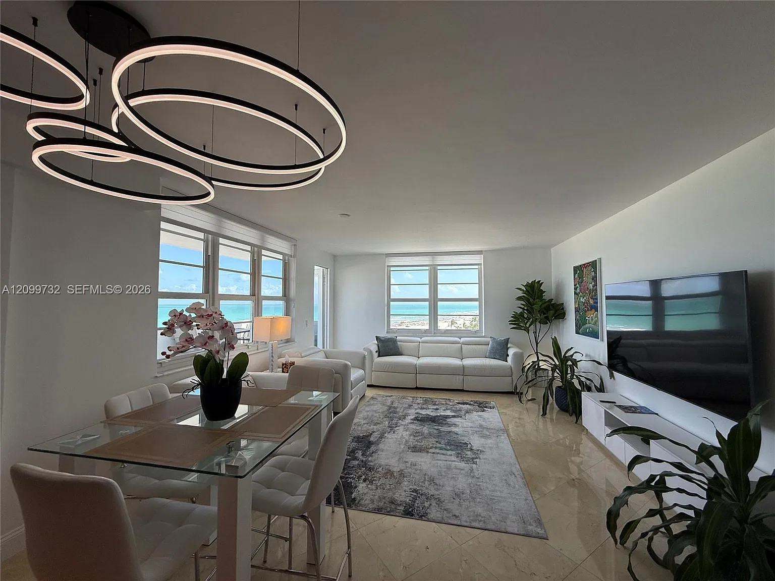 The Decoplage Condo — Photo 3