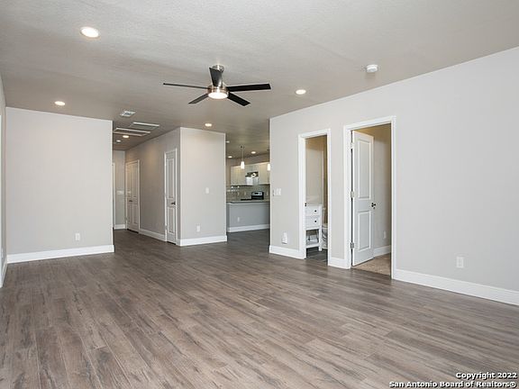 4th image of 4315 HICKORY HAVEN DR