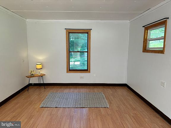 5th image of 530 Goss Hollow Ln