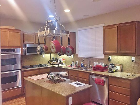 4th image of 38074 Amador Ln