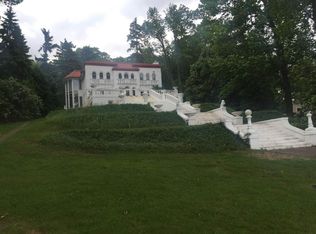 W283N3302 Lakeside Rd, Pewaukee, WI 53072