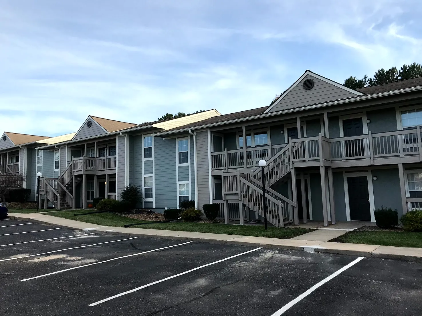 Capstone Apartments — Photo 2