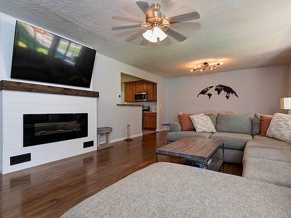 5th image of 1542 S Plaza Avenue