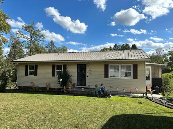 103 Virginia St, Fayetteville, WV 25840