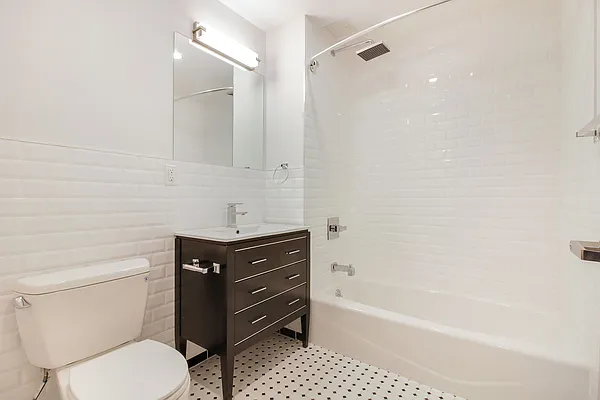 Rented by Target Realty Group | media 36