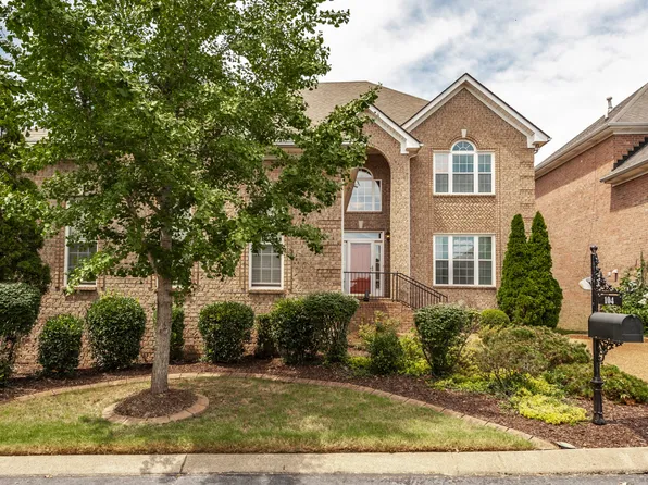 104 Newport Cir, Hendersonville, TN 37075