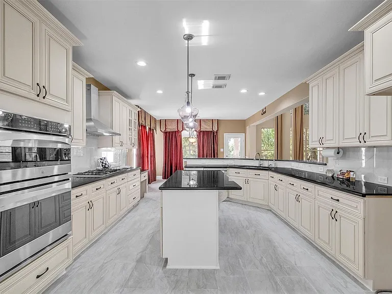 5303 Riverstone Crossing Dr — Photo 15