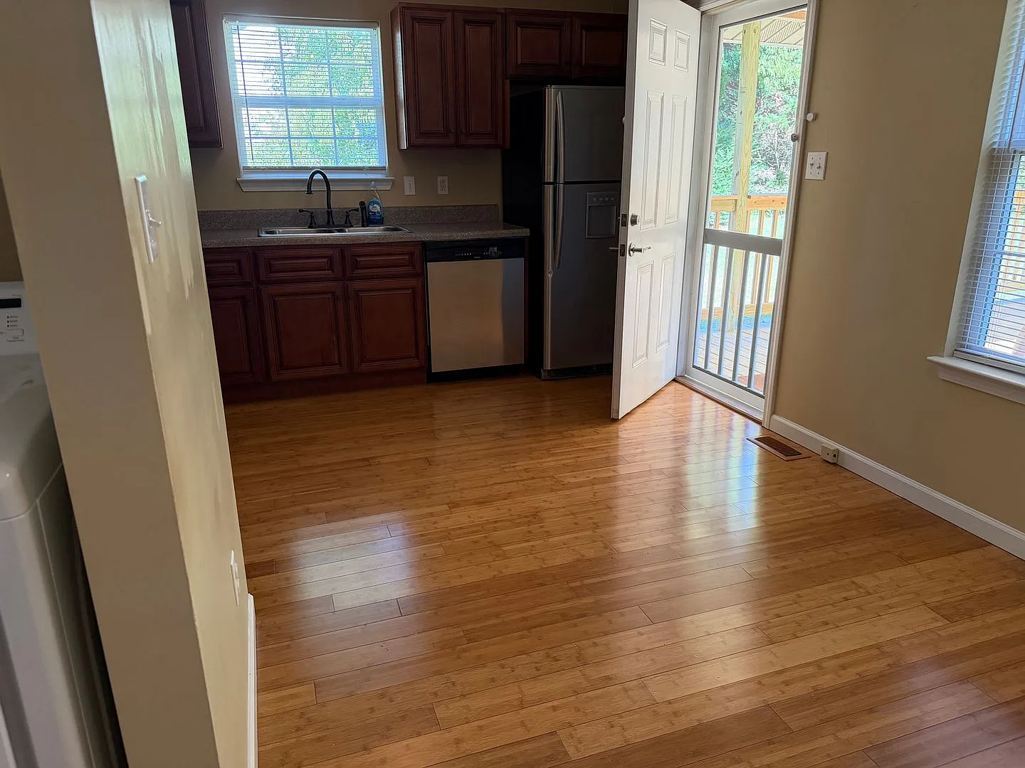 2 bed, 1.0 bath, 768 sqft, $1,500 — Photo 4