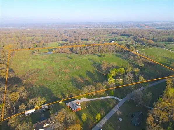 10187 Snavely Rd, Springdale, AR 72762