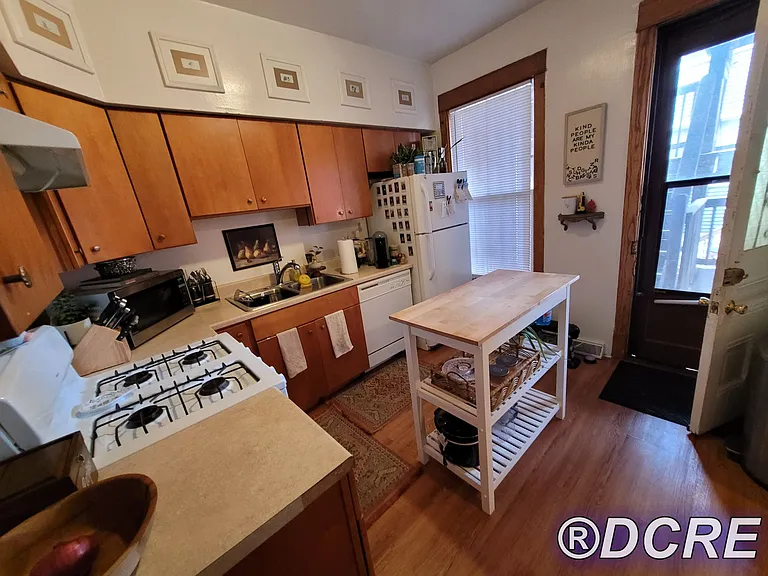 1239 W Roscoe St #1F — Photo 6