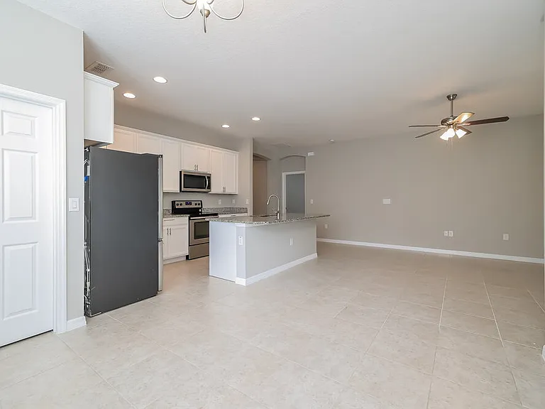 1392 Merion Dr — Photo 4