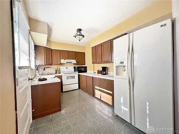 4th image of 2320 Grandview Ave