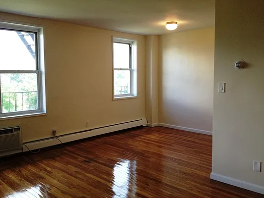 Rented by Prime Realty | media 38