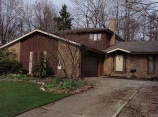 1617 Mendelssohn Dr, Westlake, OH