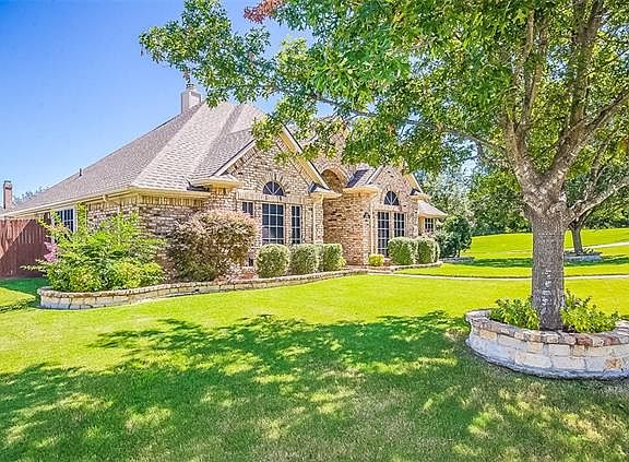 2nd image of 503 Stonehedge Dr