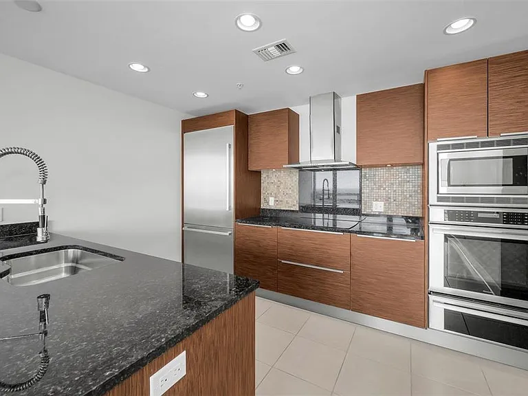175 1st St S #2604 — Photo 9