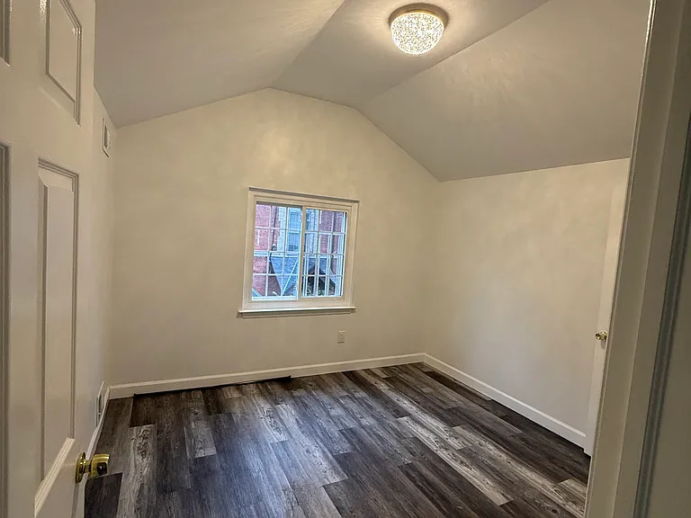 348 Targee St #1 — Photo 8