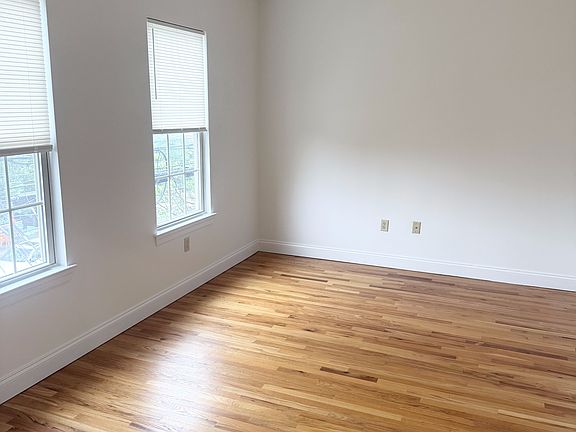 3rd image of 323 Union Blvd #3D