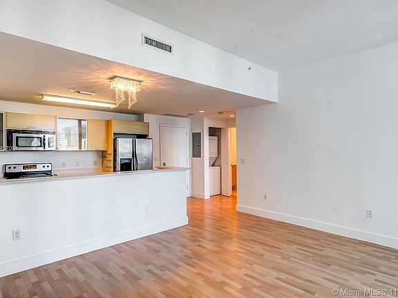 2nd image of 350 NE 24th St APT 708