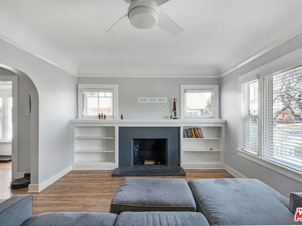 2051 W 78th Pl, Los Angeles, CA 90047