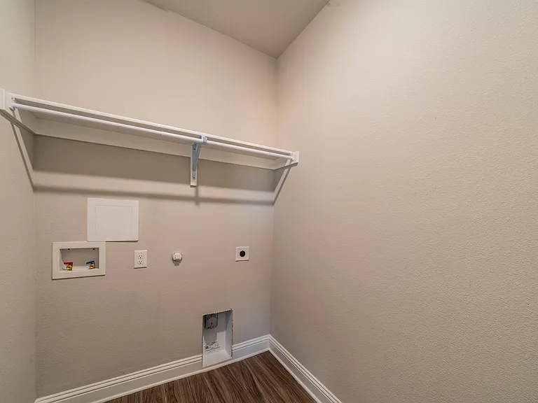 6406 Rienzi Dr — Photo 9