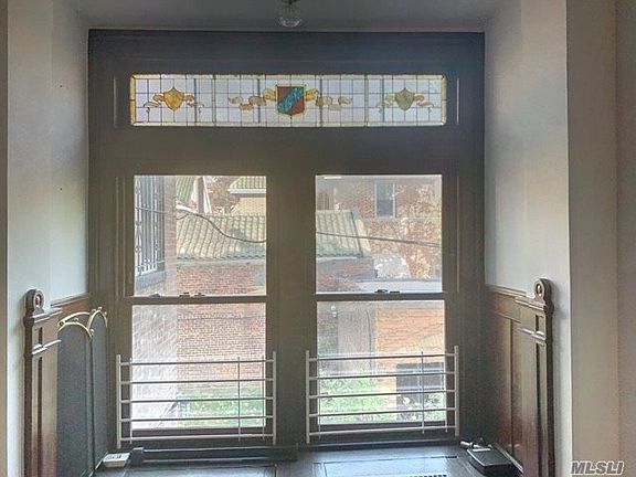 3rd image of 71 Midwood St #71