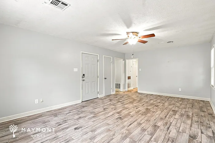 3 bed, 2.0 bath, 1575 sqft, $1,545 — Photo 4