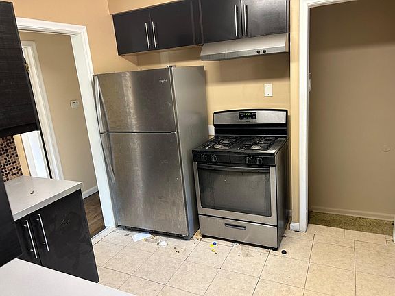 3rd image of 22021 Cloverlawn Ave