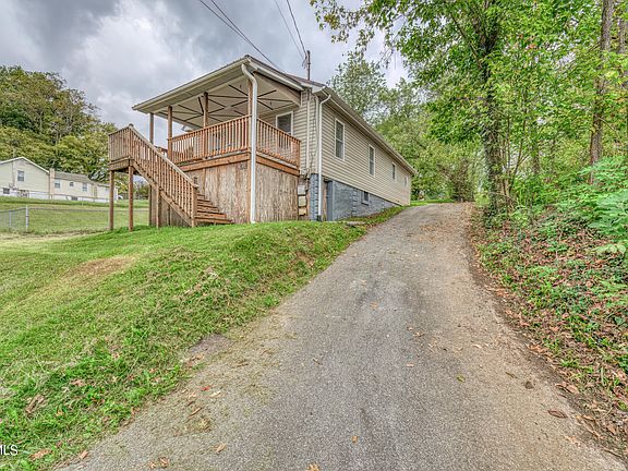 2nd image of 522 Beechwood Dr