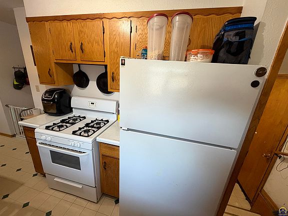 5th image of 515 W Madison St