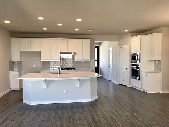5th image of 141 Wild Sage Ln