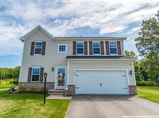 19 Naples Cir, Penfield, NY 14526