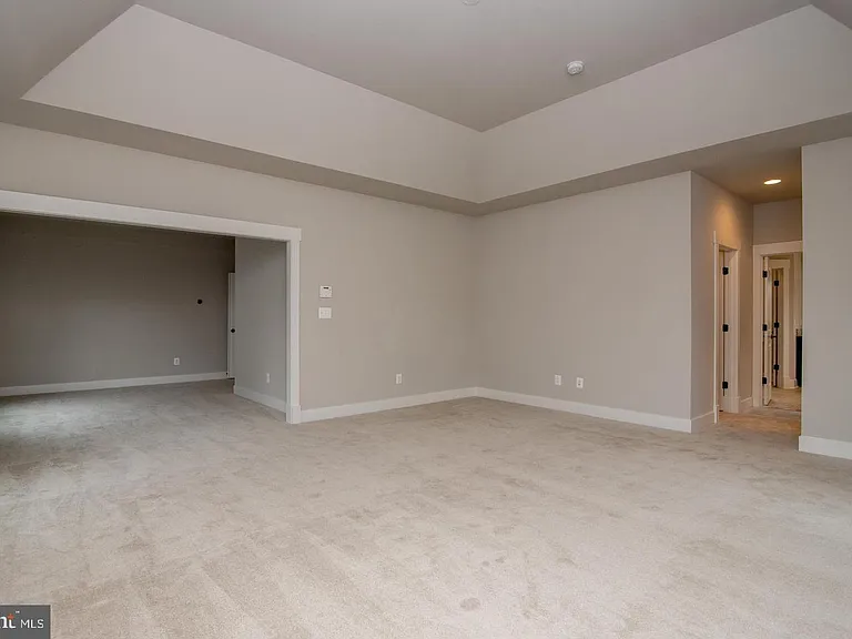 6928 Regent Ln — Photo 52