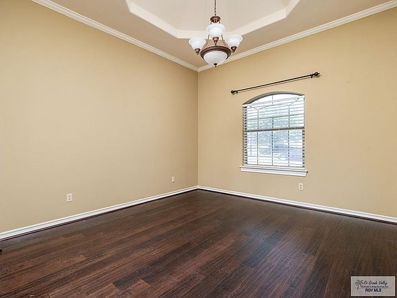 4th image of 702 Town Lane Dr