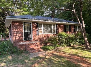 122 N Oak St, Efland, NC 27243