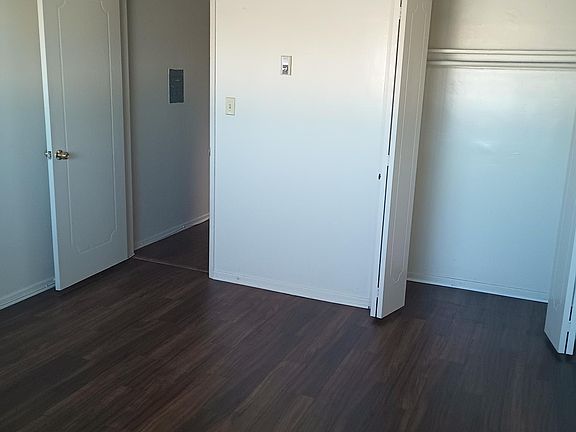 5th image of 629 E Queen St APT 1