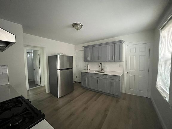 2nd image of 200 French St