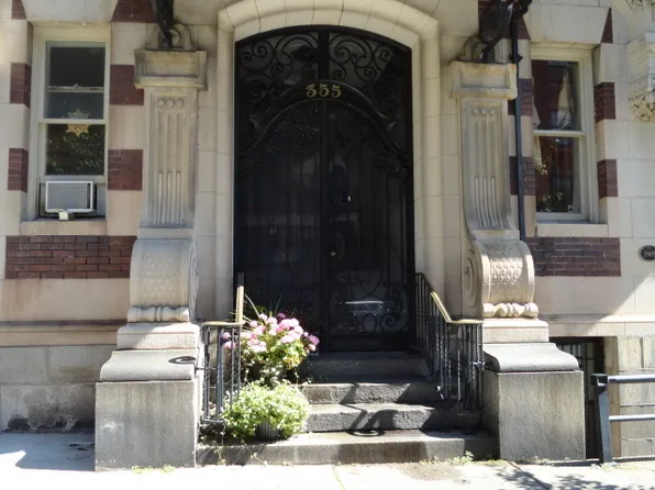 355 State St APT 5W, Albany, NY 12210