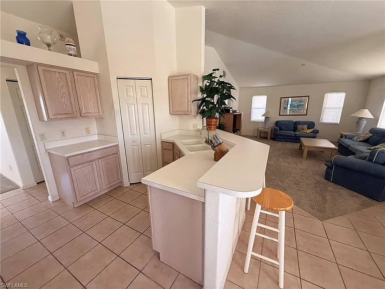 3737 SW 12th Pl — Photo 11
