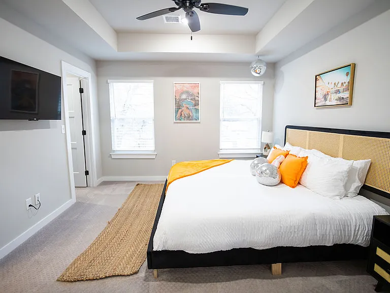 Master bedroom (upstairs)