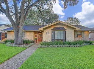9210 Riddlewood Ln, Houston, TX 77025