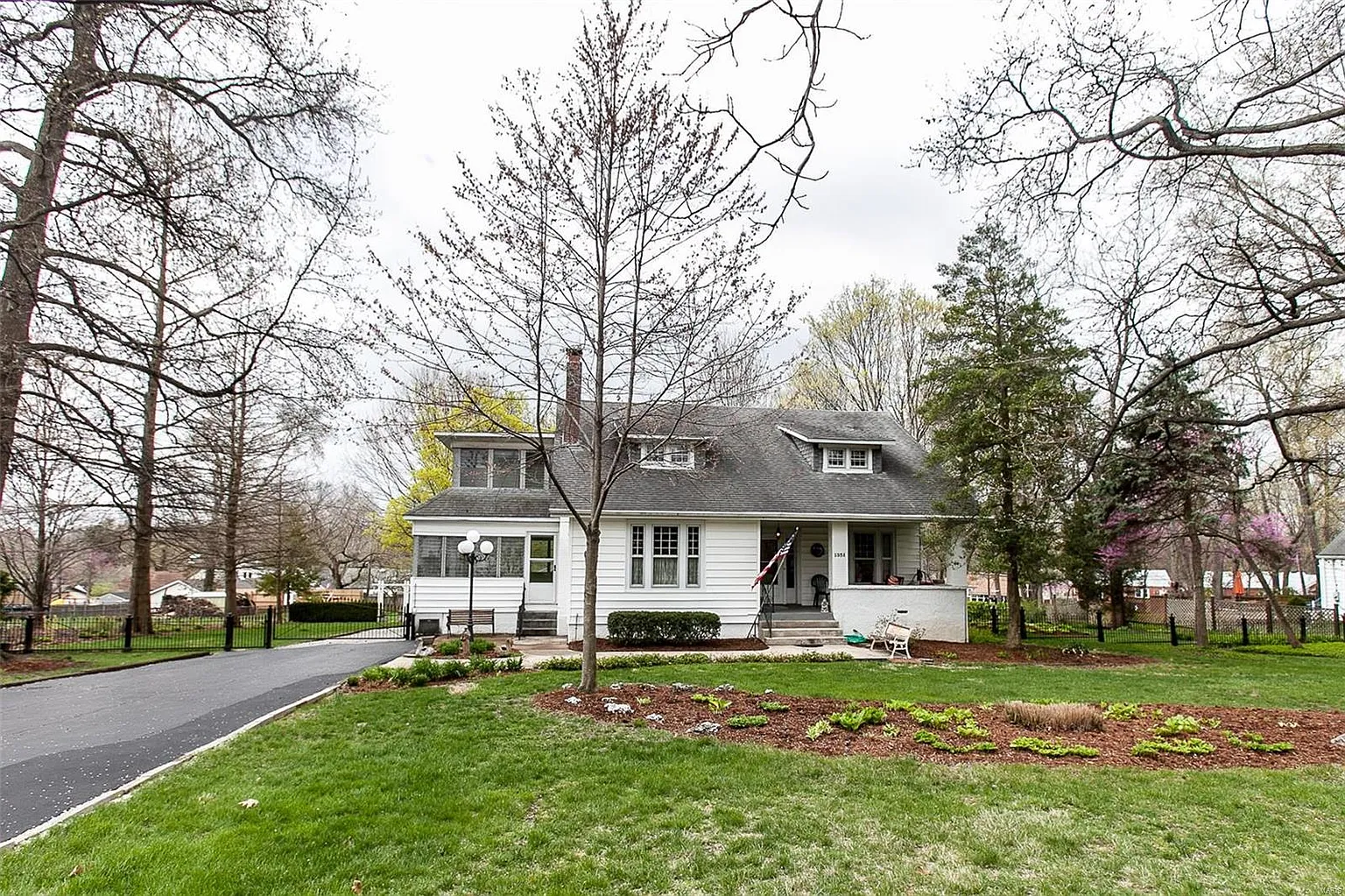 1351 Grant Rd photo 1