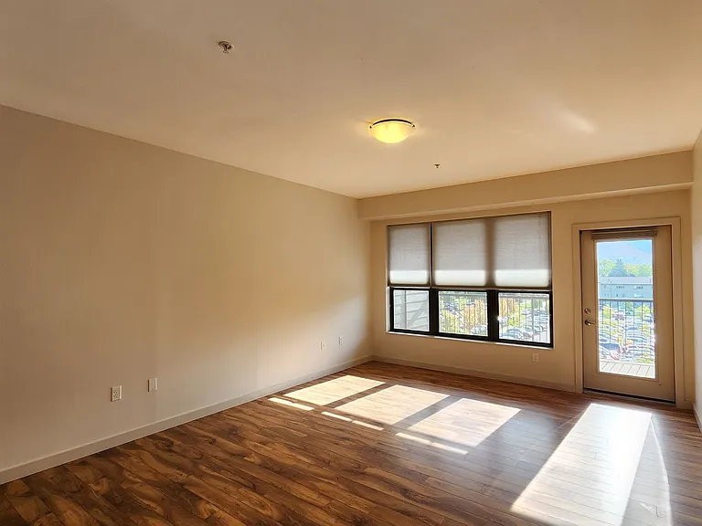 712 W Spruce St — Photo 15