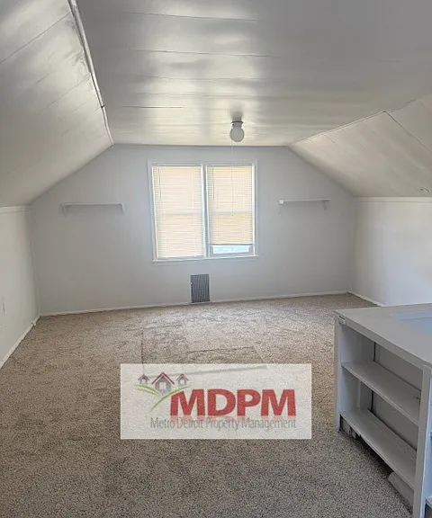 12210 Longview St — Photo 8