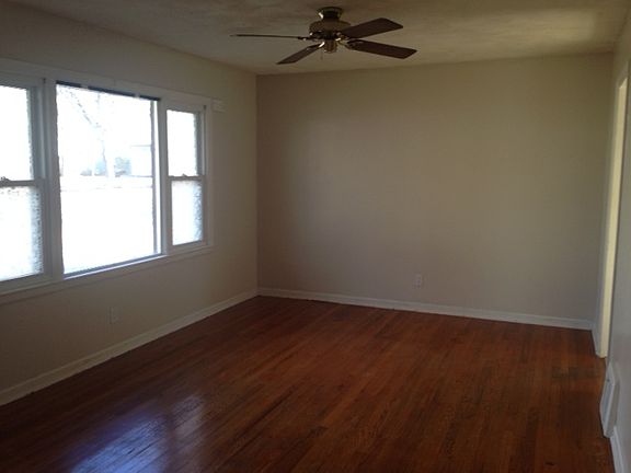 4th image of 9137 Richards Dr