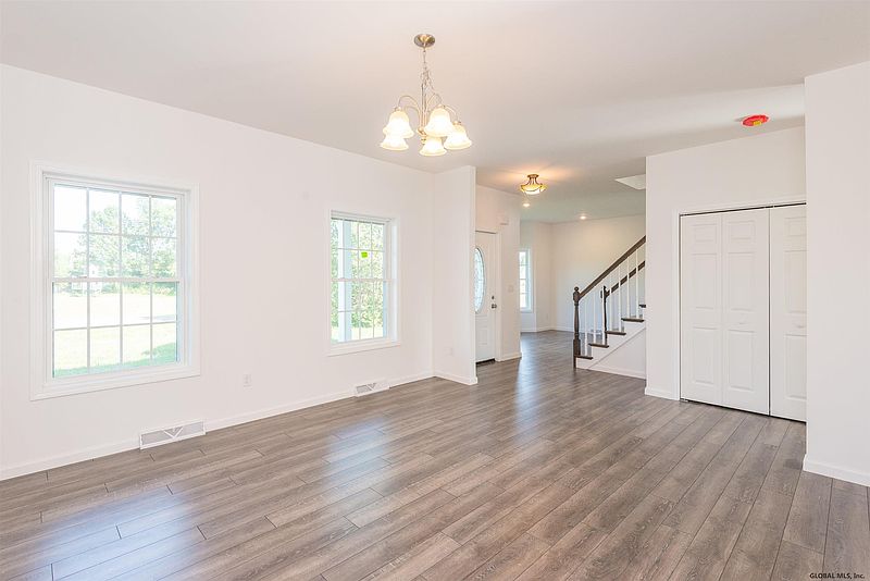 3rd image of 16 PHEASANT Lane