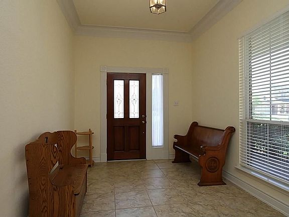 4th image of 19014 Berkshire Oak St
