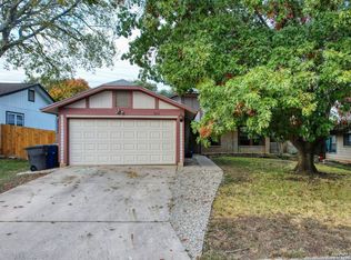 5451 Chestnut View Dr, San Antonio, TX 78247