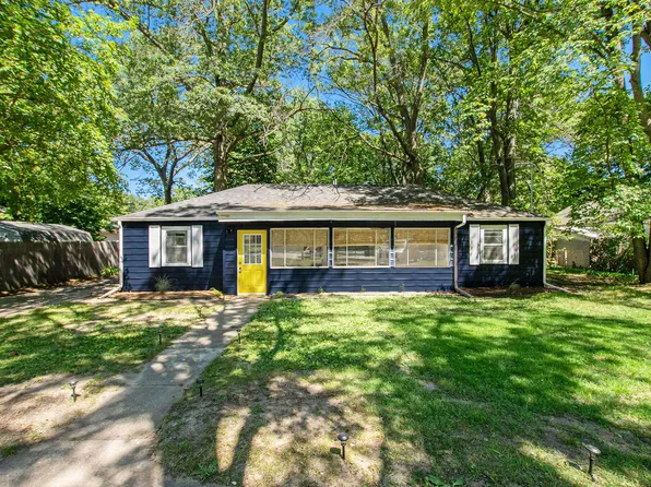 3096 Lincoln St, Norton Shores, MI 49441
