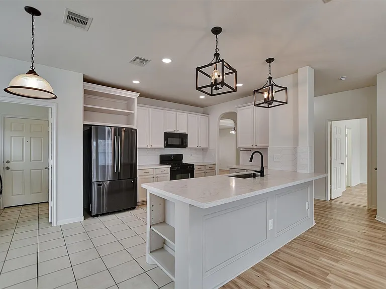 4423 Garden Ridge Ct — Photo 8
